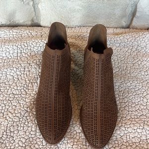 Vince Camuto ankle boot